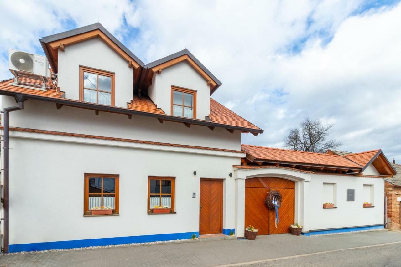 Ferienwohnung Bb Apartman Dolní Bojanovice Exterior foto